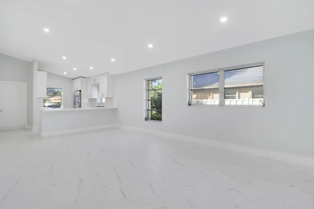 8055 Sweetbriar Way Boca Raton FL 33496