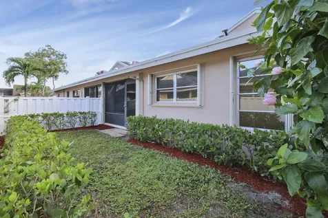 8055 Sweetbriar Way Boca Raton FL 33496