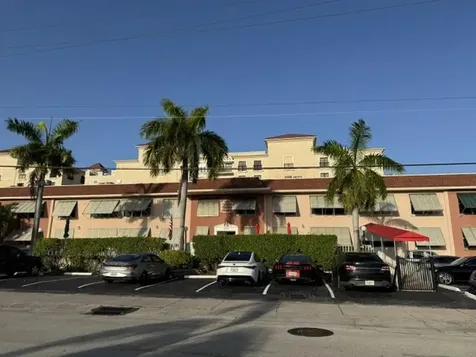 2400 NE 33rd Avenue Fort Lauderdale FL 33305