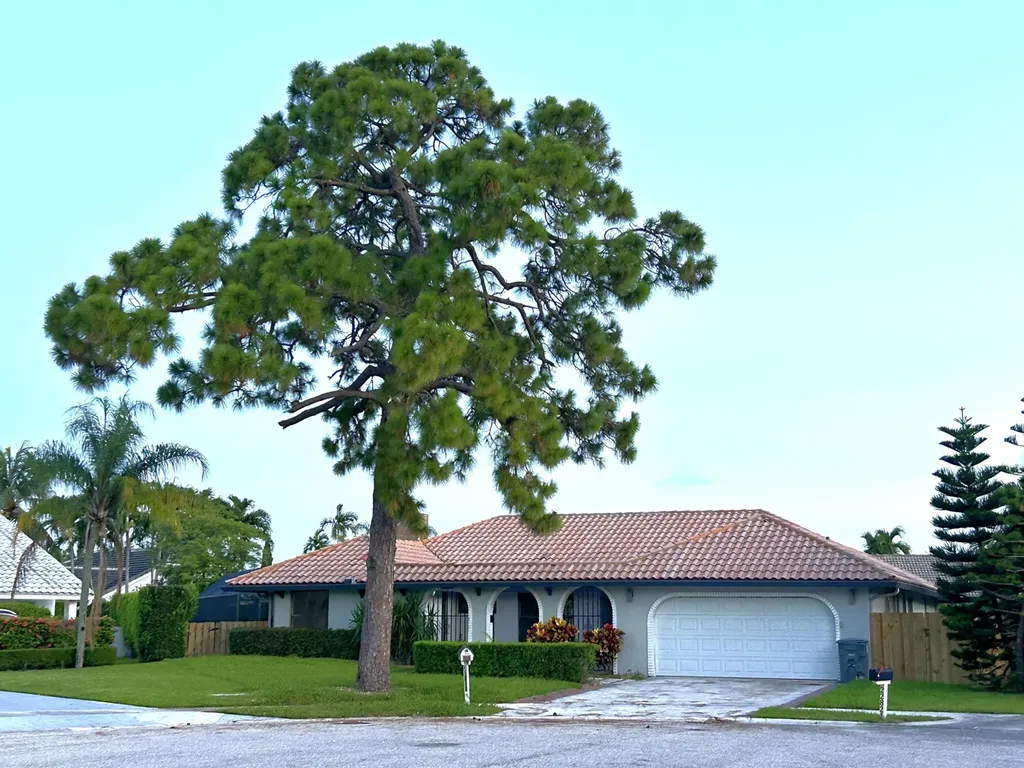 22822 Pinewood Court Boca Raton FL 33433