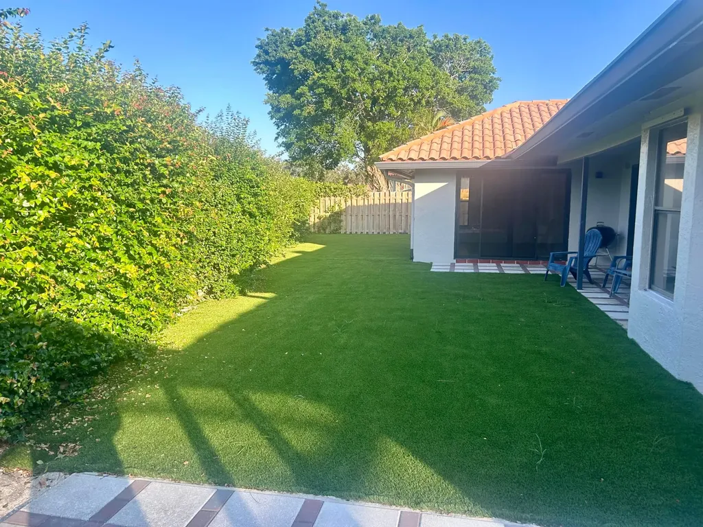 22822 Pinewood Court Boca Raton FL 33433