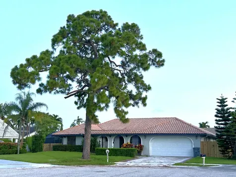 22822 Pinewood Court Boca Raton FL 33433