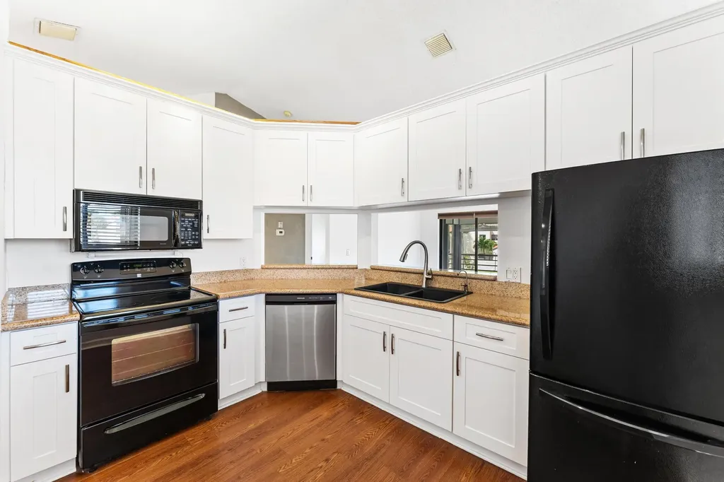 18 Vía De Casas Sur Boynton Beach FL 33426