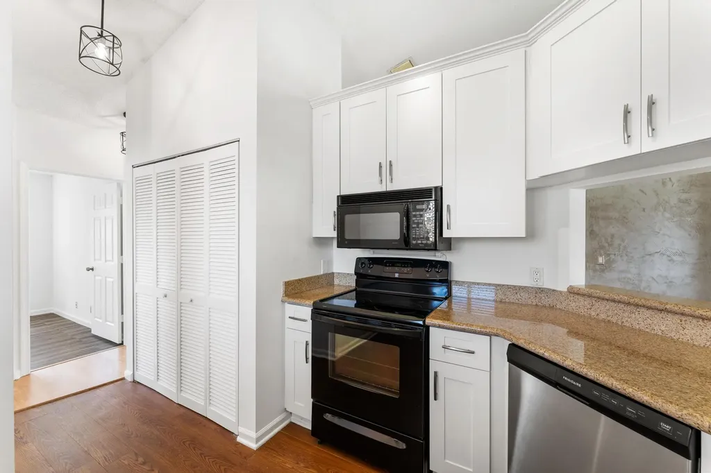 18 Vía De Casas Sur Boynton Beach FL 33426