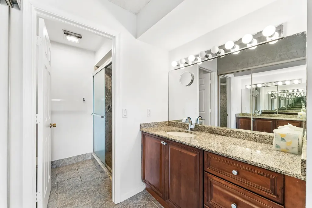 18 Vía De Casas Sur Boynton Beach FL 33426