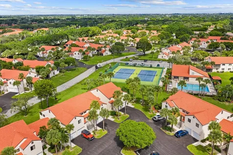 18 Vía De Casas Sur Boynton Beach FL 33426
