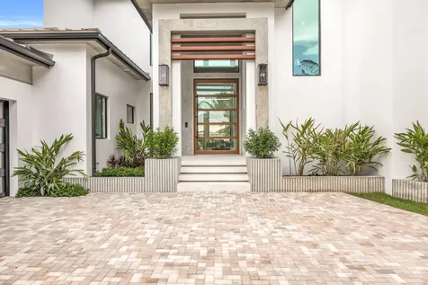 19175 W Riverside Drive Tequesta FL 33469