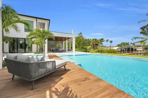 19175 W Riverside Drive Tequesta FL 33469