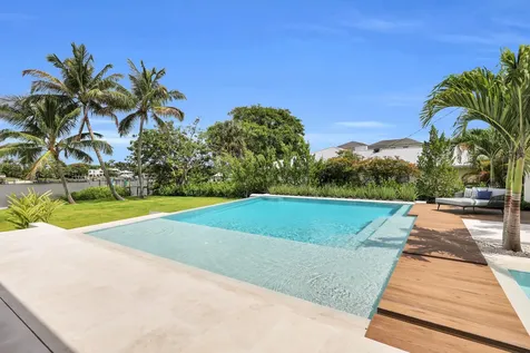 19175 W Riverside Drive Tequesta FL 33469