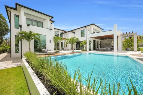 19175 W Riverside Drive Tequesta FL 33469