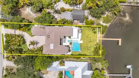 19175 W Riverside Drive Tequesta FL 33469