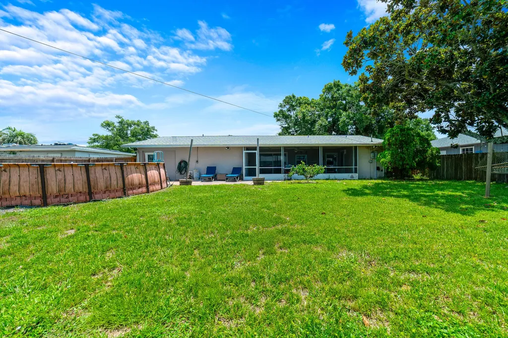 542 Saunders Street Sebastian FL 32958