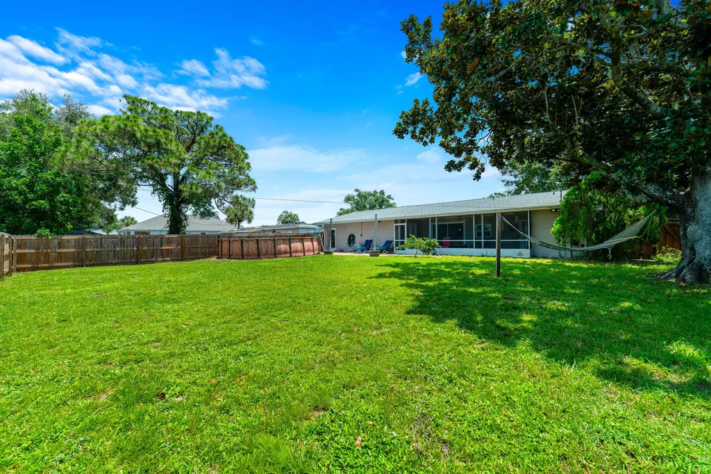 542 Saunders Street Sebastian FL 32958