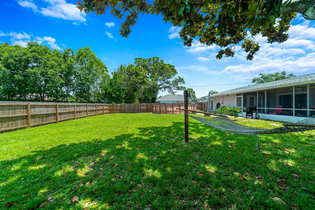 542 Saunders Street Sebastian FL 32958