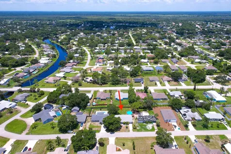 542 Saunders Street Sebastian FL 32958