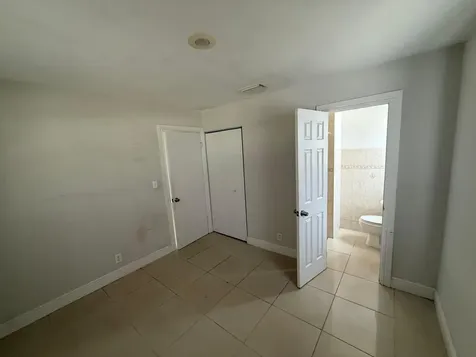 4161 NW 11th Avenue Oakland Park FL 33309