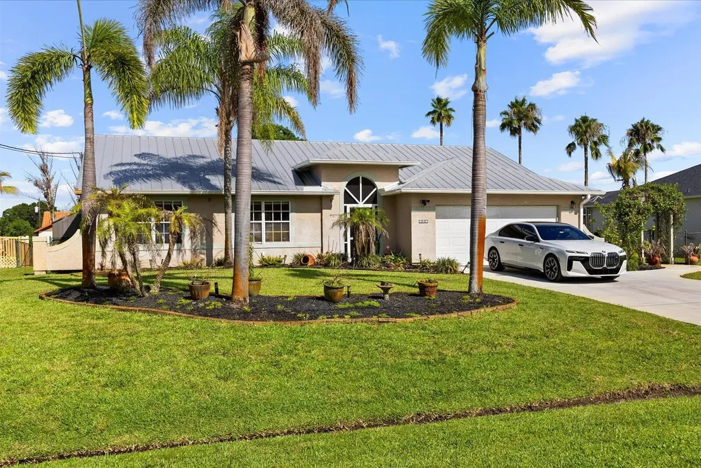 160 NE Twylite Terrace Port St Lucie FL 34983