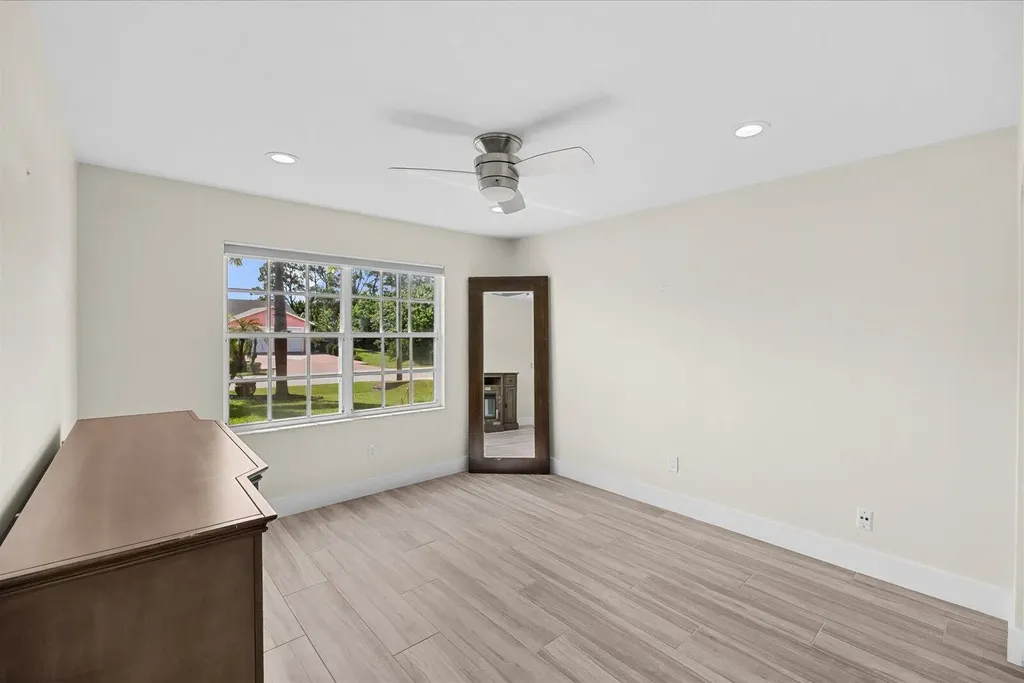 160 NE Twylite Terrace Port St Lucie FL 34983