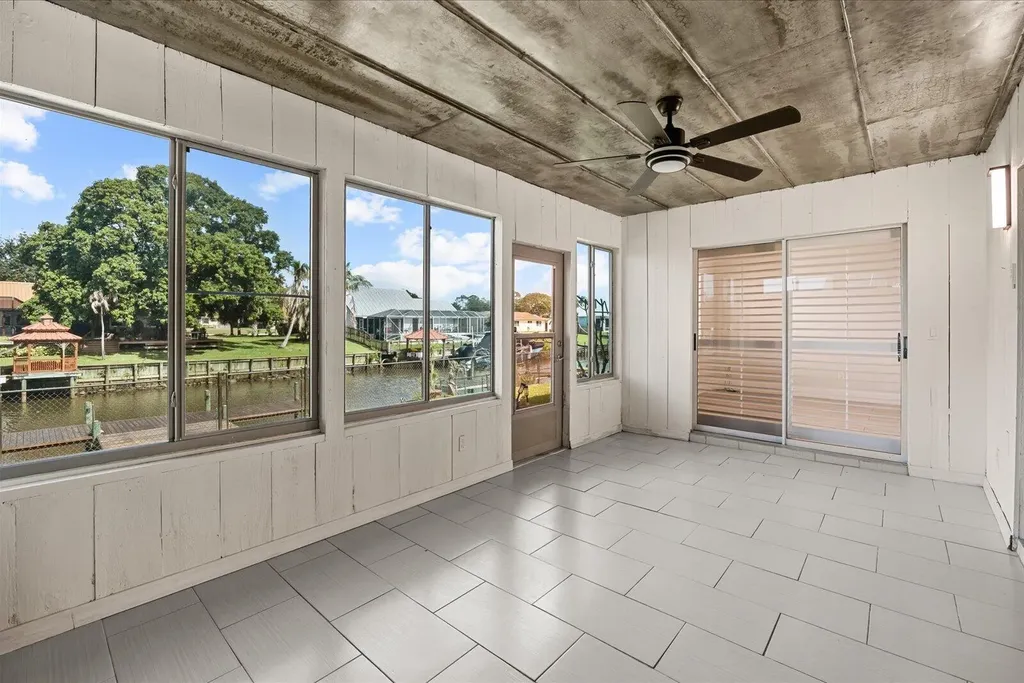 160 NE Twylite Terrace Port St Lucie FL 34983