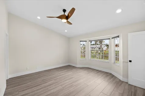 160 NE Twylite Terrace Port St Lucie FL 34983
