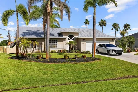 160 NE Twylite Terrace Port St Lucie FL 34983