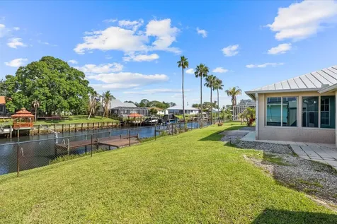 160 NE Twylite Terrace Port St Lucie FL 34983
