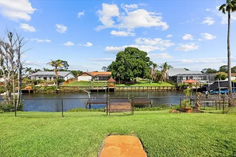 160 NE Twylite Terrace Port St Lucie FL 34983