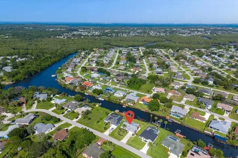 160 NE Twylite Terrace Port St Lucie FL 34983
