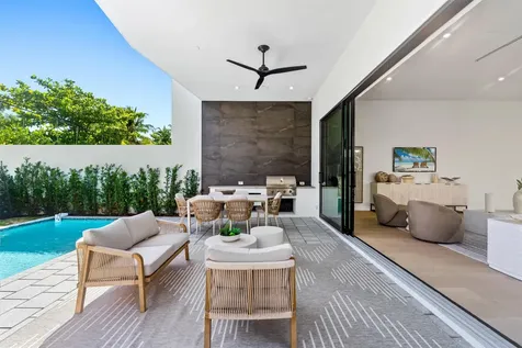 723 Lake Avenue N Delray Beach FL 33483