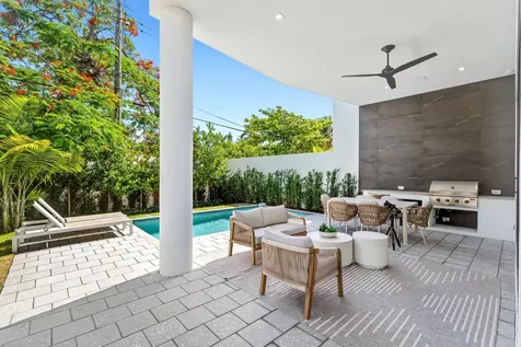 723 Lake Avenue N Delray Beach FL 33483
