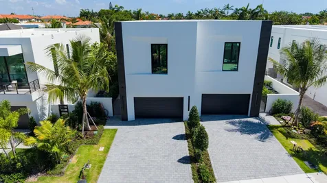 723 Lake Avenue N Delray Beach FL 33483