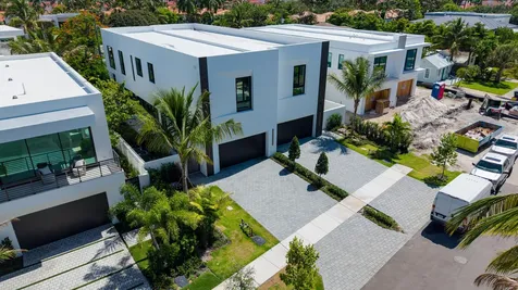 723 Lake Avenue N Delray Beach FL 33483