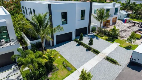 723 Lake Avenue N Delray Beach FL 33483