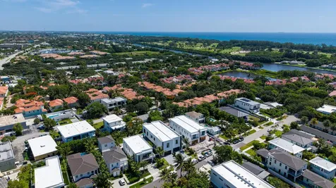 723 Lake Avenue N Delray Beach FL 33483