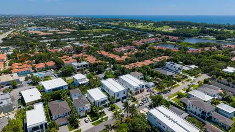 723 Lake Avenue N Delray Beach FL 33483