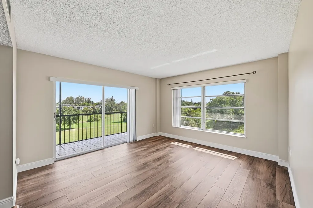 4158 Inverrary Drive Lauderhill FL 33319