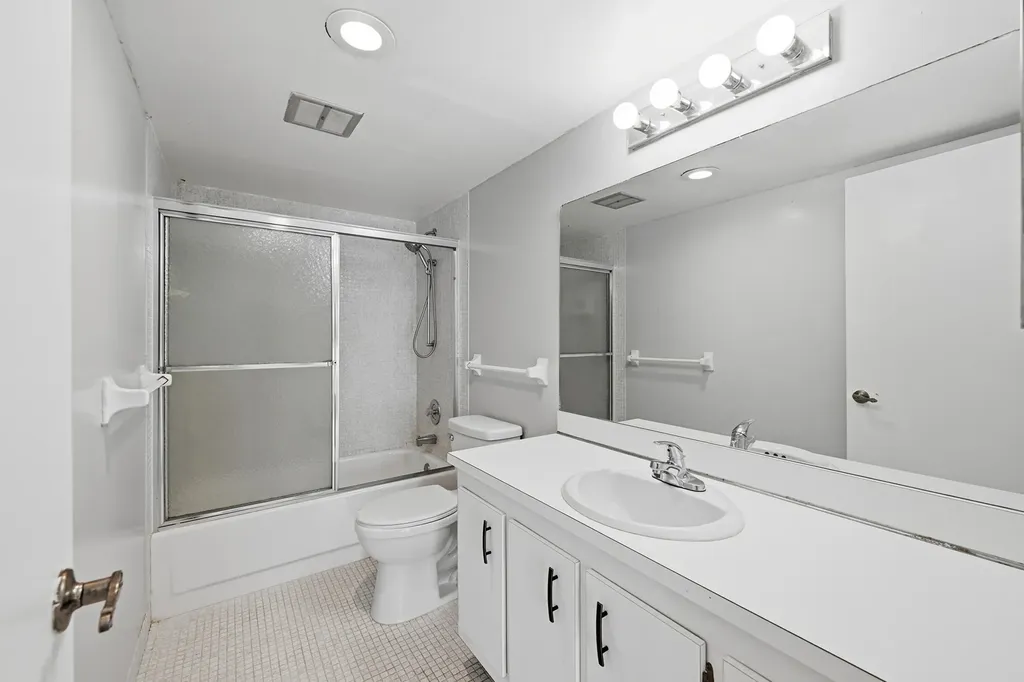 4158 Inverrary Drive Lauderhill FL 33319