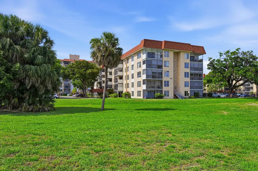 4158 Inverrary Drive Lauderhill FL 33319