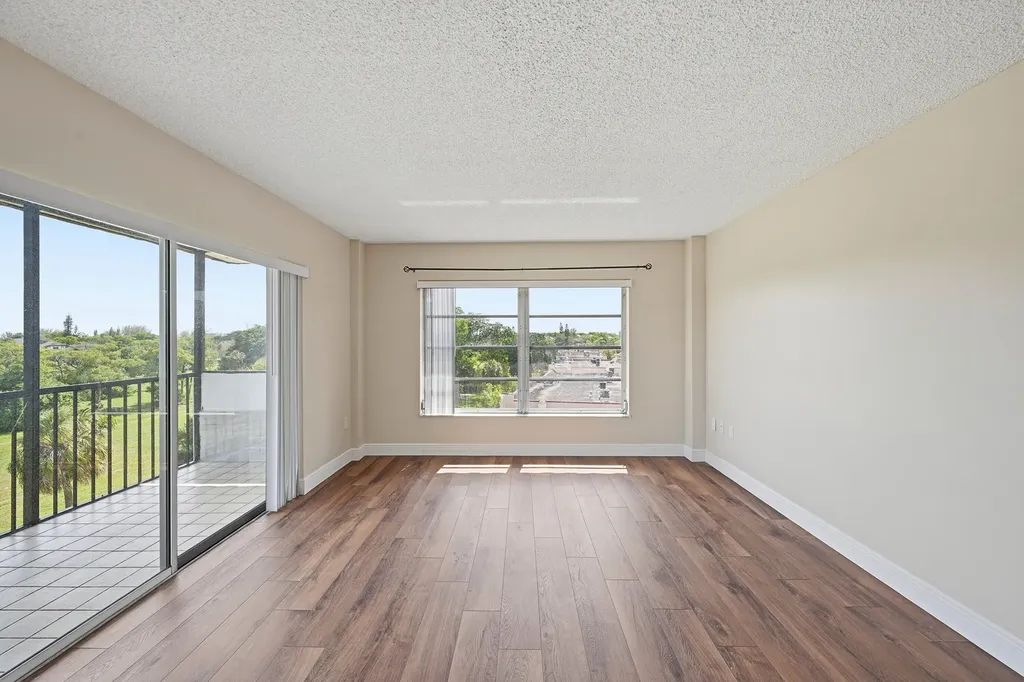 4158 Inverrary Drive Lauderhill FL 33319