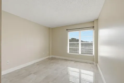 4158 Inverrary Drive Lauderhill FL 33319