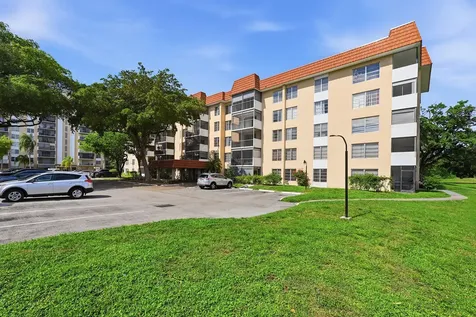 4158 Inverrary Drive Lauderhill FL 33319