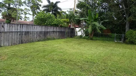 460 Fleming Avenue Greenacres FL 33467