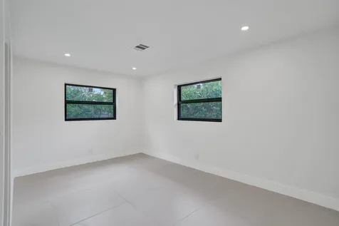 5561 NE 26th Avenue Fort Lauderdale FL 33308