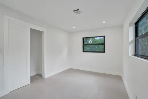 5561 NE 26th Avenue Fort Lauderdale FL 33308