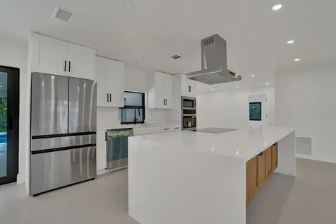 5561 NE 26th Avenue Fort Lauderdale FL 33308