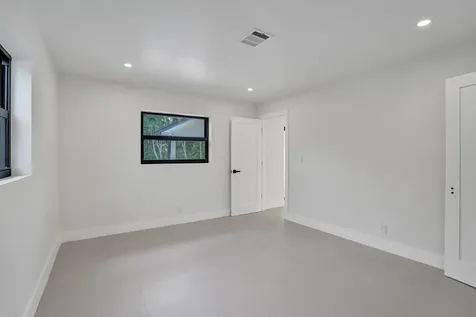 5561 NE 26th Avenue Fort Lauderdale FL 33308
