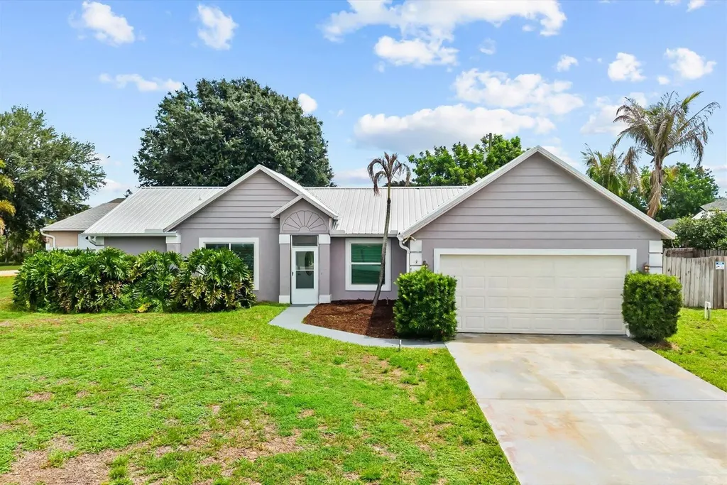 697 SW Jeanne Avenue Port St Lucie FL 34953