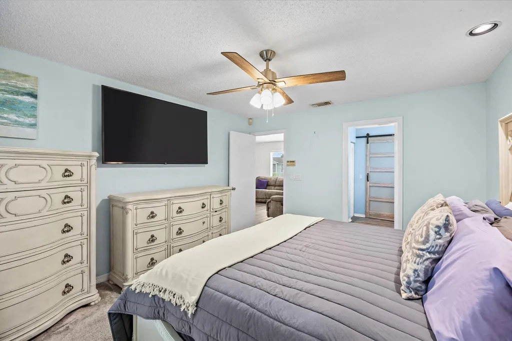 697 SW Jeanne Avenue Port St Lucie FL 34953