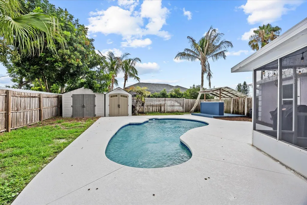 697 SW Jeanne Avenue Port St Lucie FL 34953