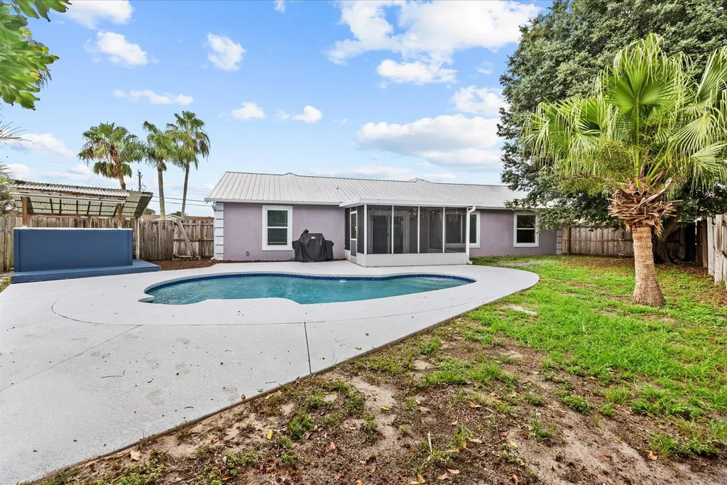 697 SW Jeanne Avenue Port St Lucie FL 34953